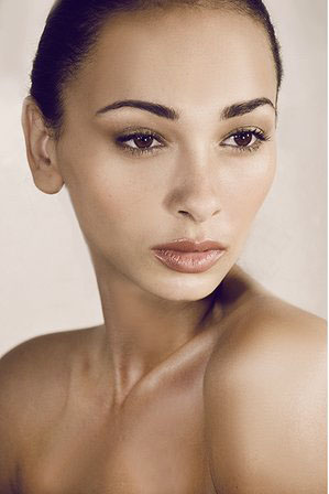 lindsey rivera makeup artist 10740 193208 large11 About Behind the Scenes Makeup