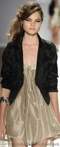 11 11 122x300 New York Fashion Week Spring 2010 Last Day!