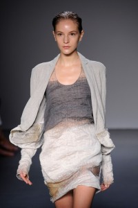 Calvin+Klein+Runway+Spring+2010+MBFW+61beV8maYMEl Calvin+Klein+Runway+Spring+2010+MBFW+61beV8maYMEl 200x300 New York Fashion Week Spring 2010 Last Day!