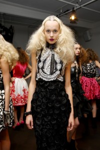 Naeem+Khan+Presentation+Spring+2010+MBFW+ETvwxSQOPIYl 200x300 New York Fashion Week Spring 2010  Last Day!
