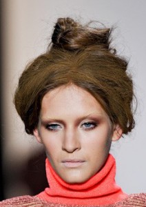lucas nascimento makeup rio fashion week popup lucas fashionrio2010 detalhes 0015 212x300 Rio De Janeiro Fashion Week F/W 2010