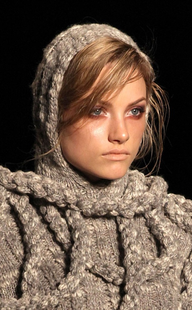 cushnie-et-ochs-fashion-week-makeup-2010 cushnie et ochs fashion week makeup 2010 635x1024 New York Fashion Week Makeup A/W 2010 Day 1