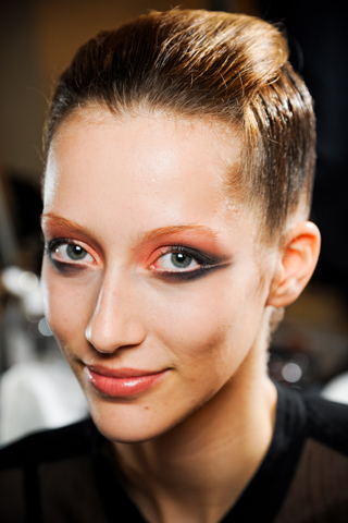 00150m 00150m1 A/W 2011 Haute Couture: Armani Prive