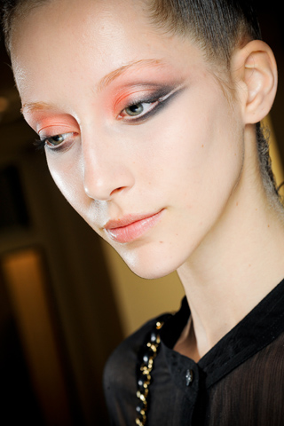 00190m 00190m A/W 2011 Haute Couture: Armani Prive