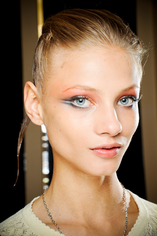 00200m 00200m1 A/W 2011 Haute Couture: Armani Prive
