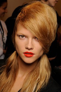 prada orange lips