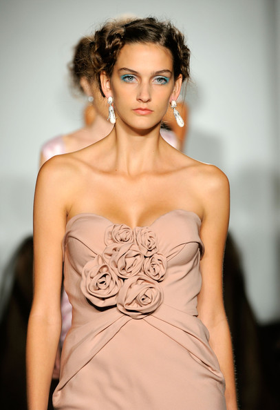 Douglas+Hannant+Runway